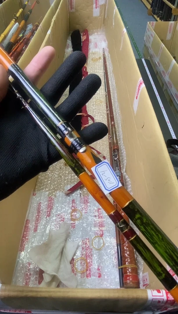 虹****宿孤品微瑕+10元发顺丰