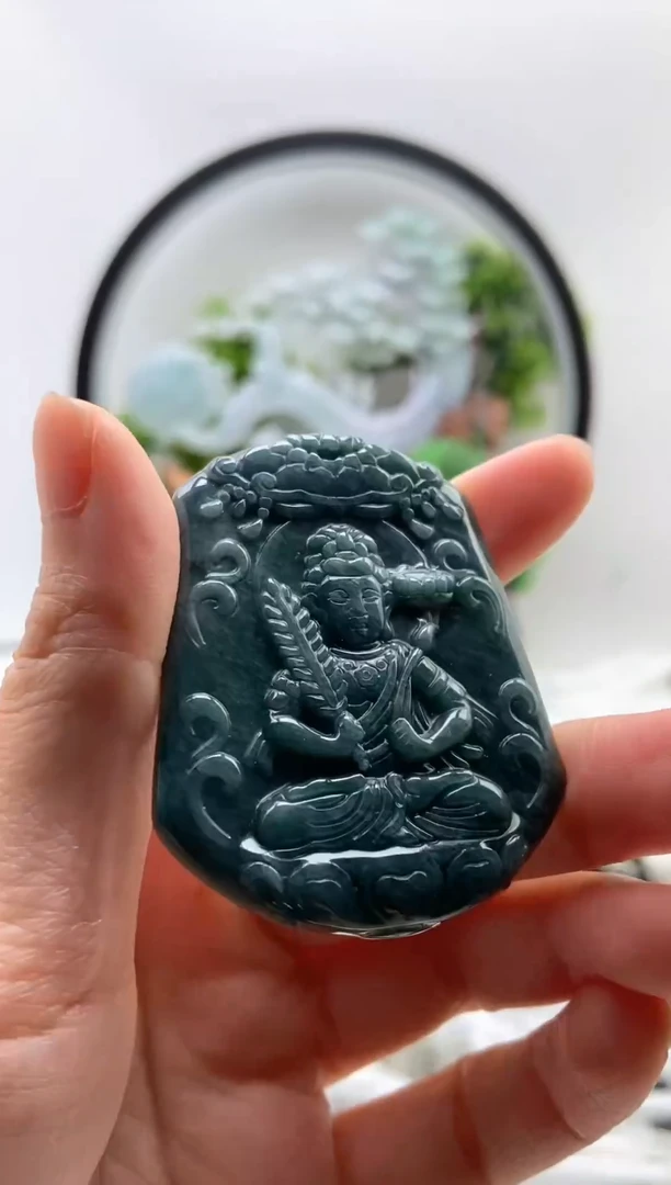 翡翠未镶嵌颈饰虚空藏有瑕疵【品质一般能接受再拍】