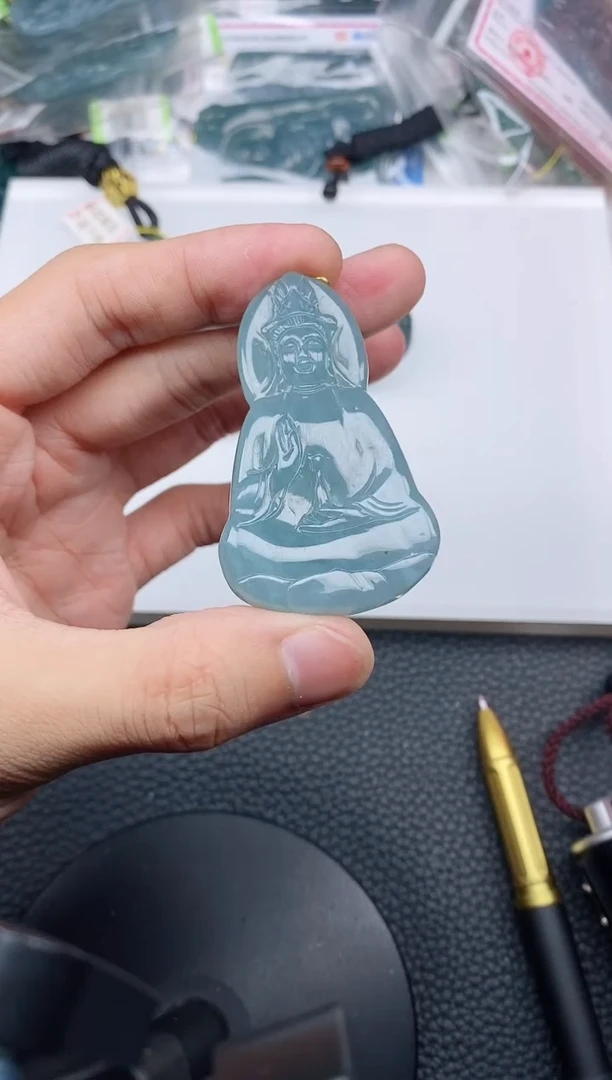颈饰未镶嵌翡翠