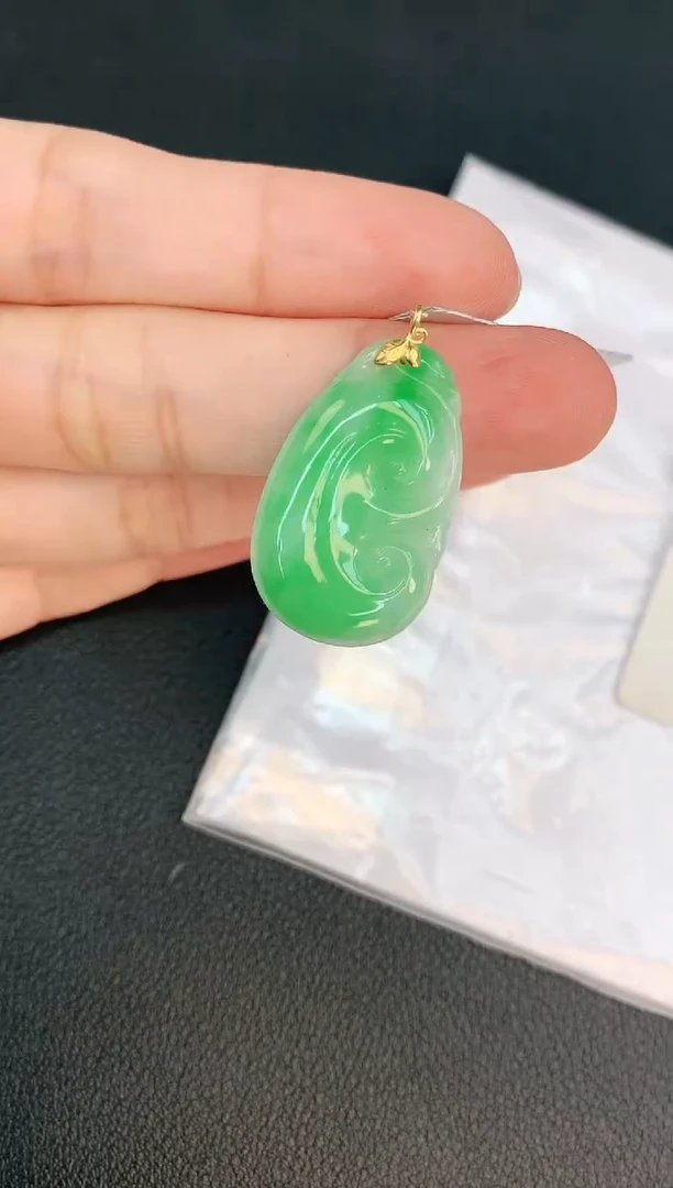 翡翠18K金镶嵌颈饰赠礼盒证书 麦麦