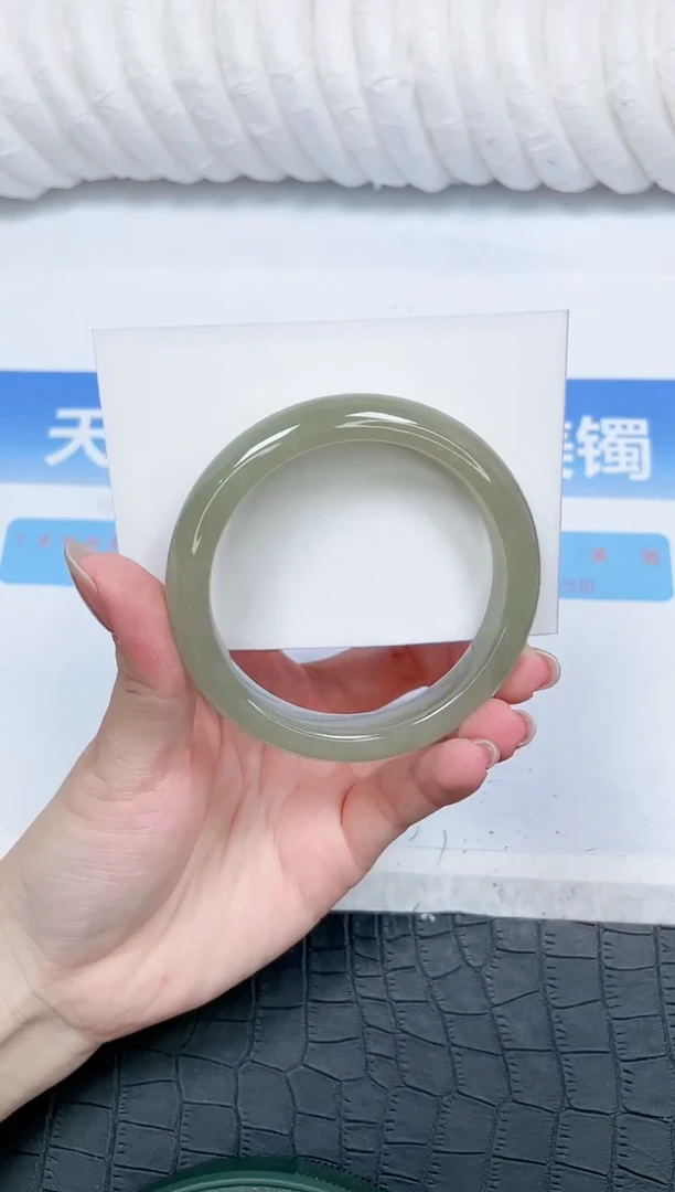 石英质玉手镯未镶嵌230-56.7