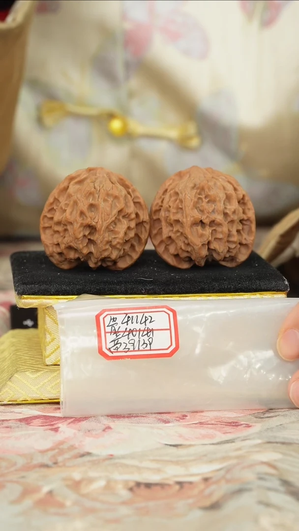 【闪购商品】文玩核桃把件苹果园