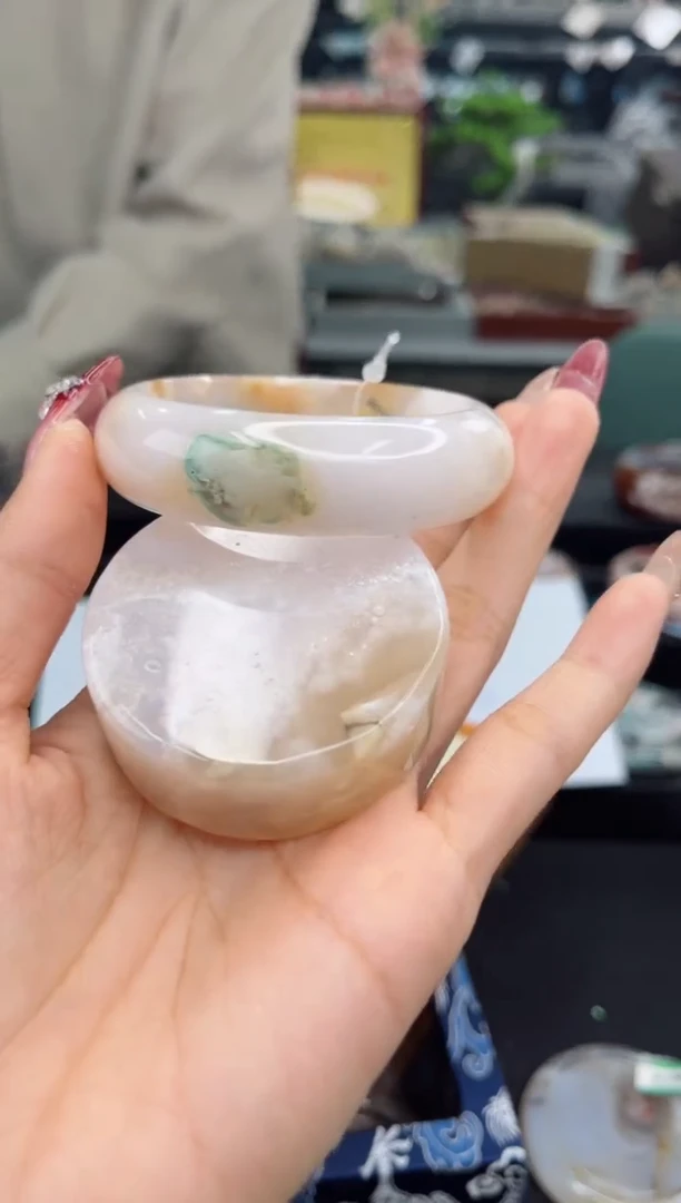 【闪购商品】石英质玉手镯未镶嵌53圈口（赠品镯心）1600003