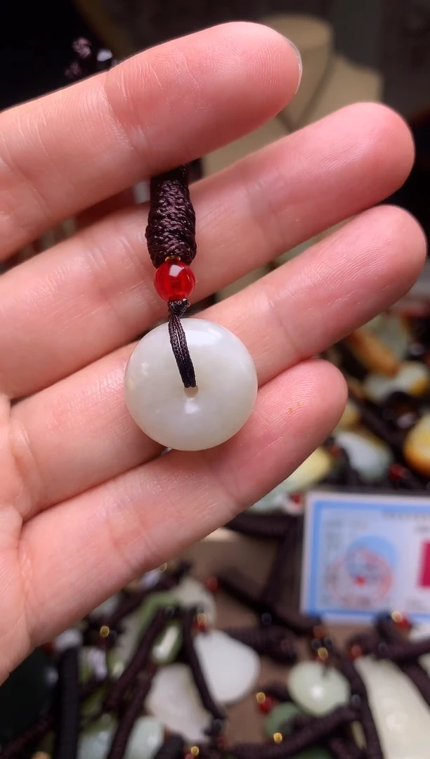 颈饰未镶嵌和田玉新疆料青海料清水和田玉吊坠