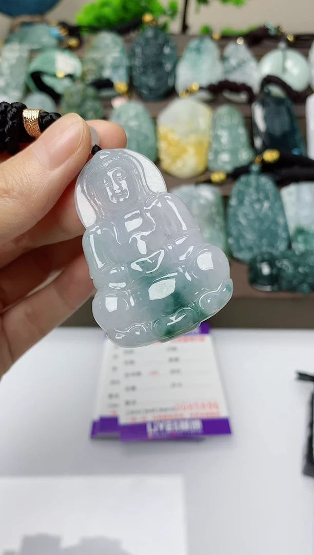 翡翠未镶嵌颈饰