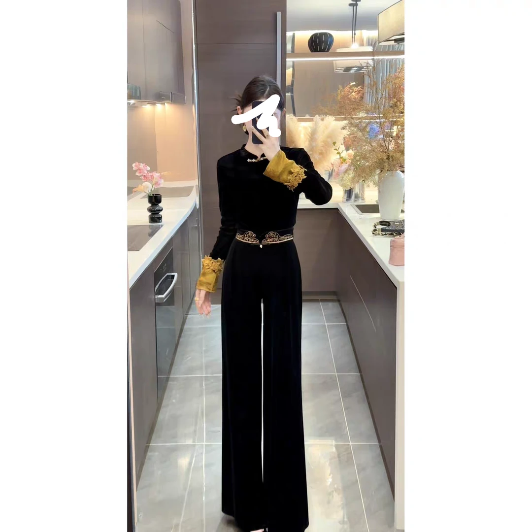 2025秋季新款撞色钉花喇叭袖盘扣丝绒上衣女新中式国风气质两件套