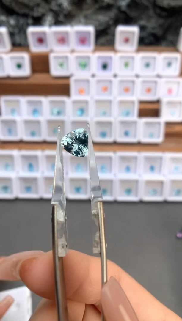 未镶嵌裸石定制海蓝宝石2.43ct