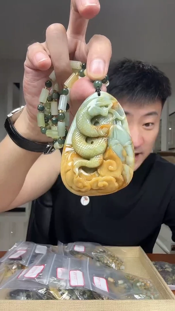 未镶嵌岫玉其它多样性发货一件