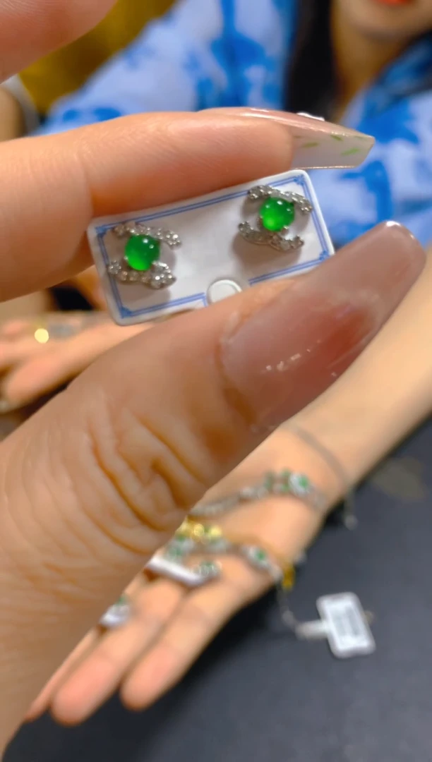 翡翠未镶嵌耳饰0935220652多样性发一