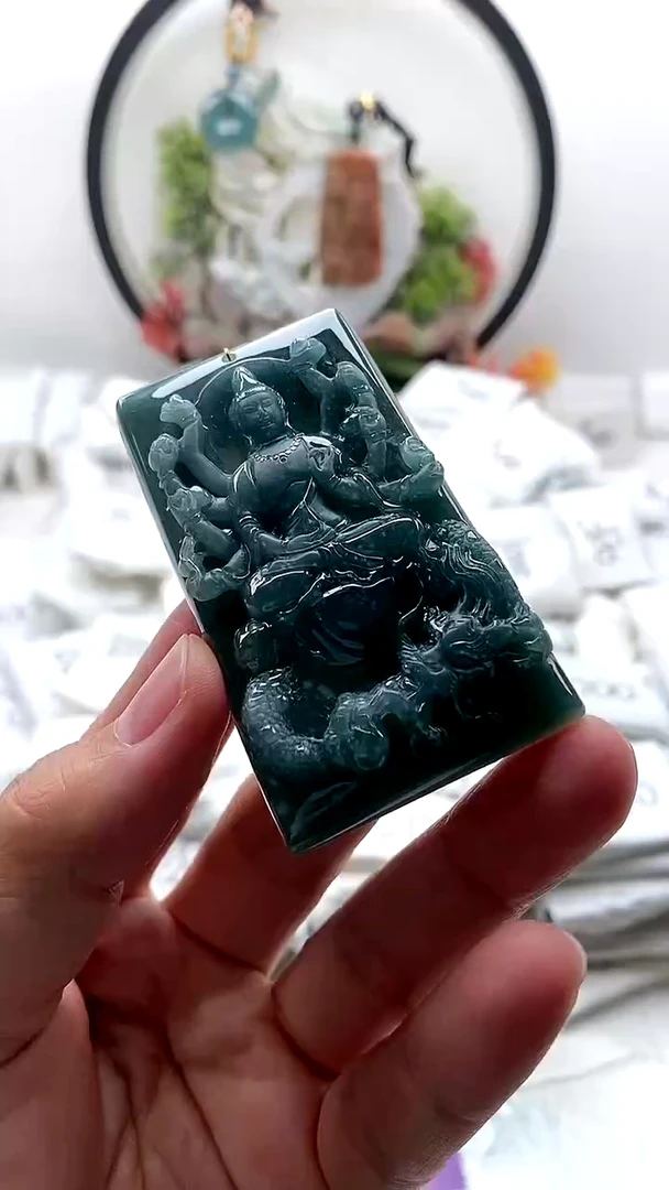 颈饰未镶嵌翡翠千手观音