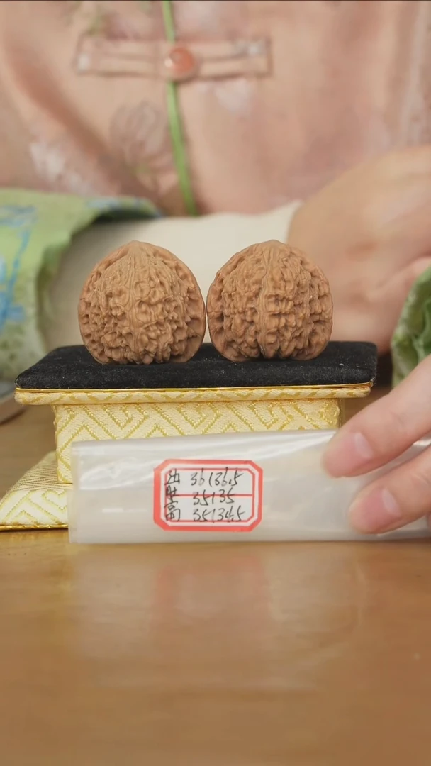 把件文玩核桃密纹狮子头
