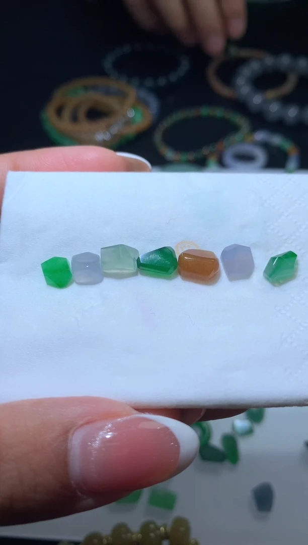 未镶嵌定制翡翠毛货