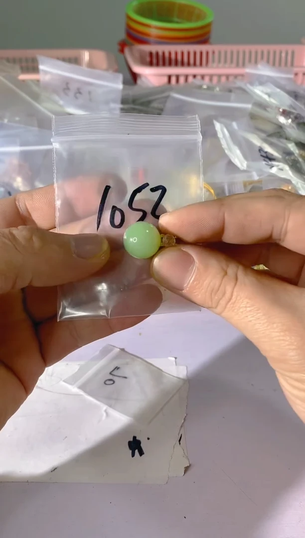 【闪购商品】水晶颈饰银S925镶嵌1052红宝，蓝宝，多样性发一件赠链