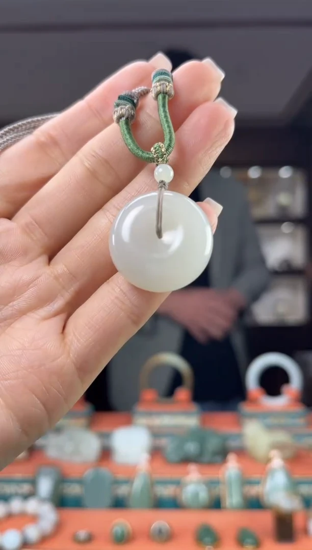 颈饰未镶嵌和田玉佩佩26mm左右