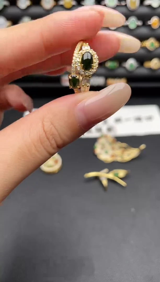 银S925镶嵌戒指翡翠一物一证一礼盒