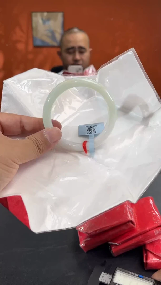 未镶嵌手镯翡翠10