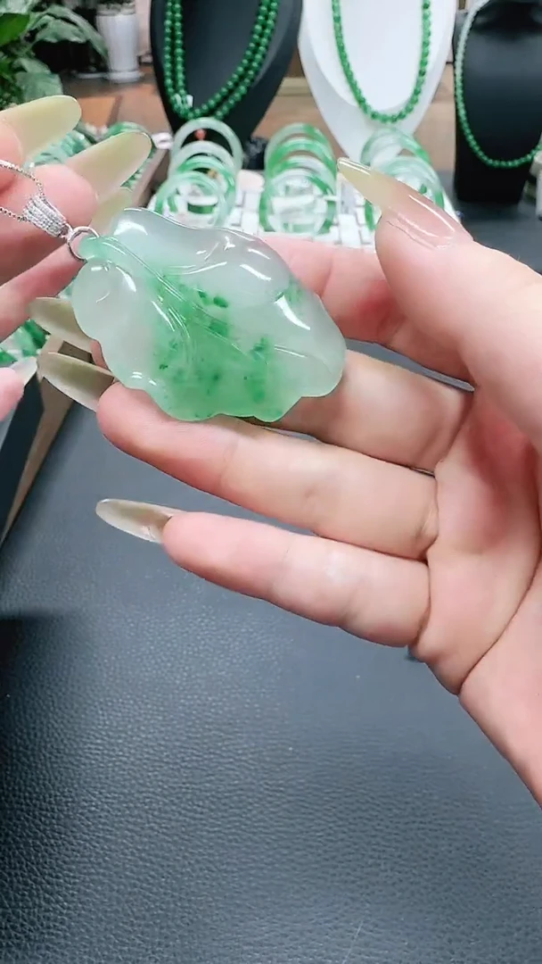 未镶嵌1石英质玉（非洲翠）/8160