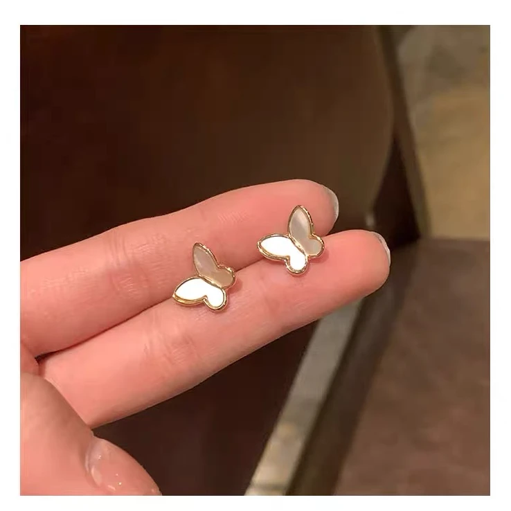 铜合金耳饰 AL5947 新款气质白贝壳精致感温柔仙气蝴蝶耳钉