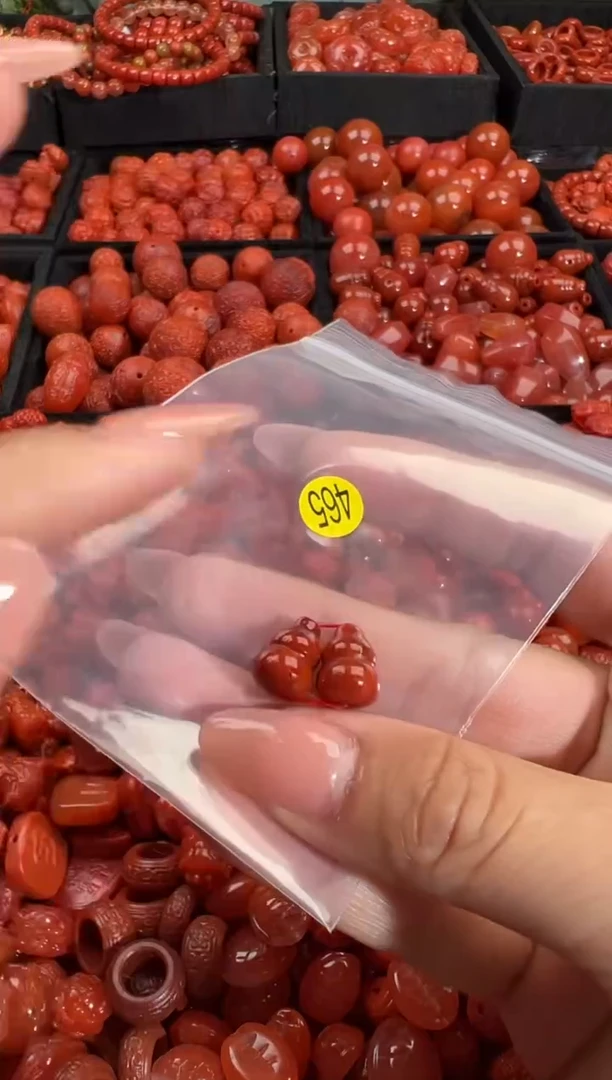 南红玛瑙未镶嵌颈饰1