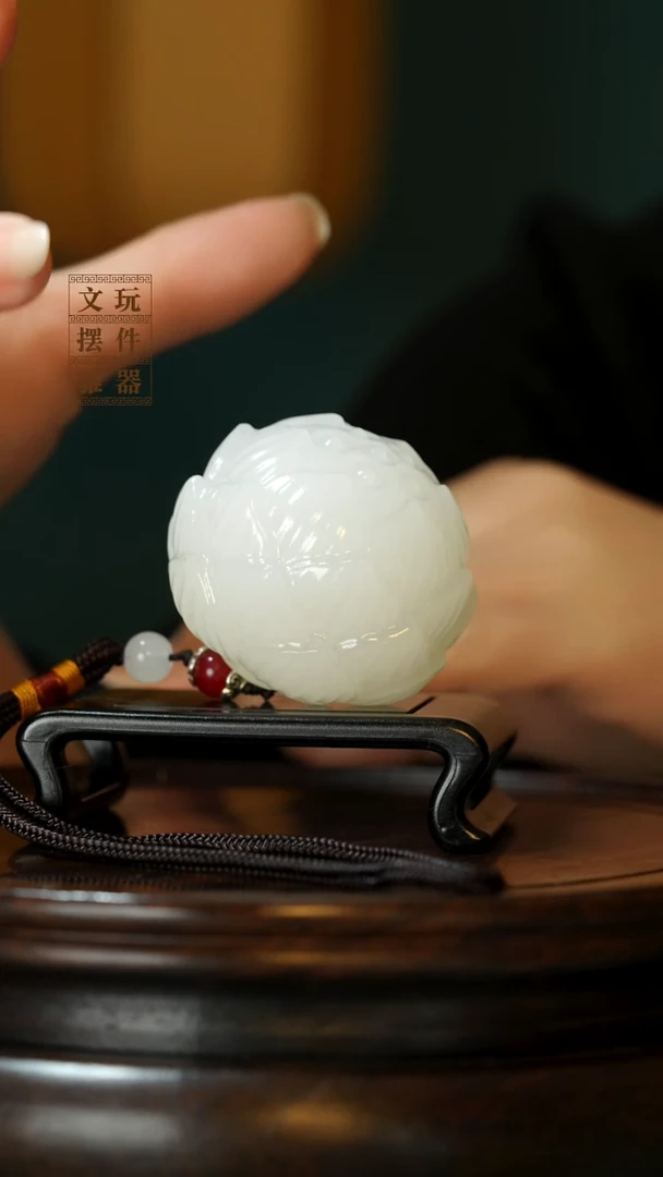 玉《好运莲莲》手把件摆件