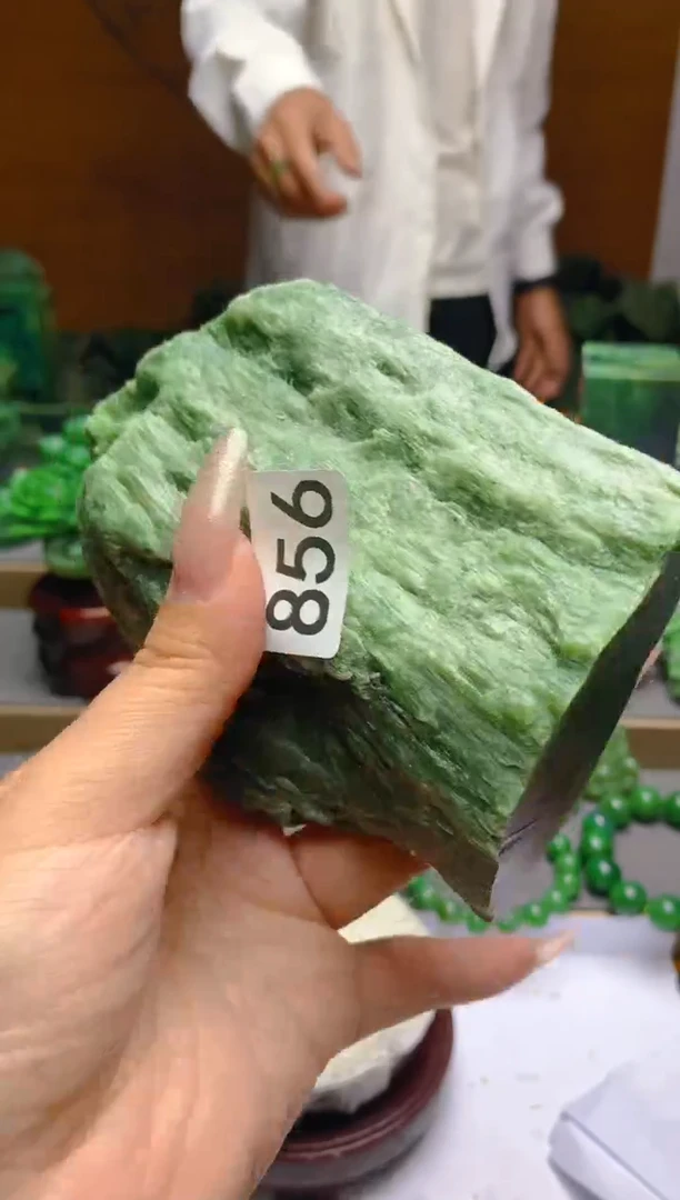 和田玉（碧玉）未镶嵌珠宝半成品1