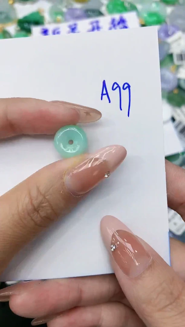 【闪购商品】翡翠颈饰未镶嵌111111111