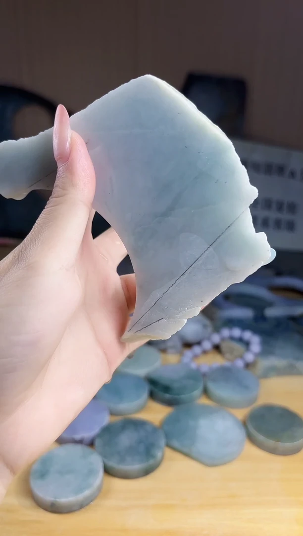 翡翠未镶嵌颈饰翡翠A货 温谭