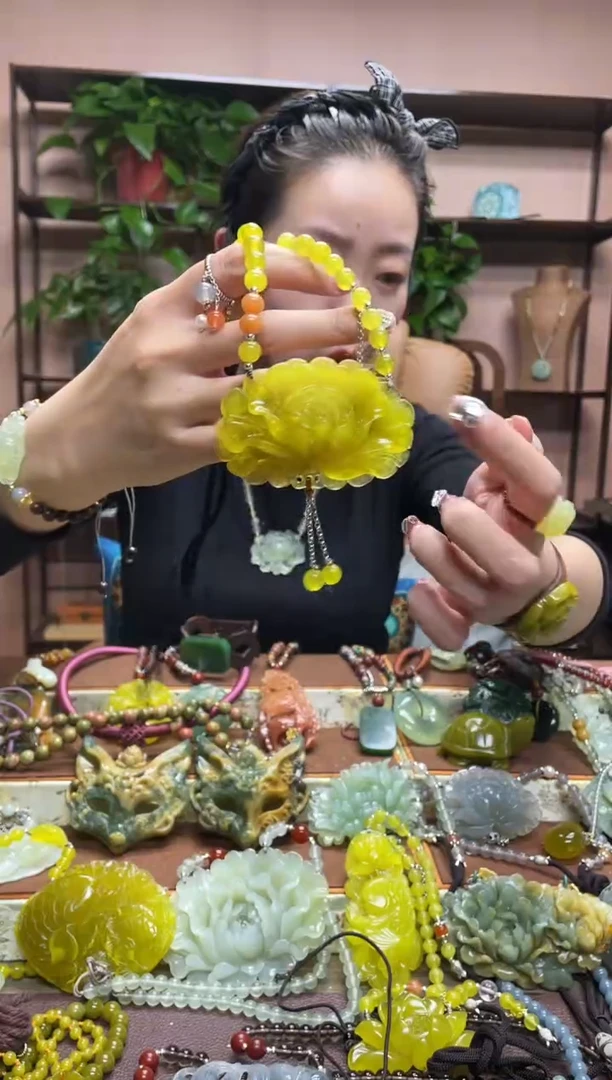 未镶嵌岫玉吊坠·