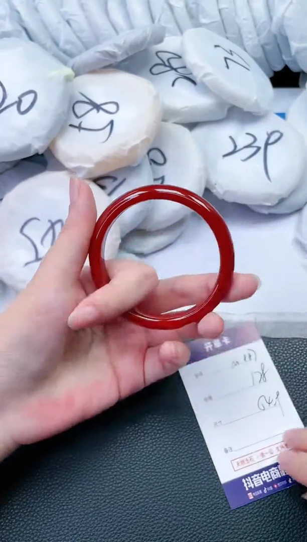 【闪购商品】石英质玉手镯未镶嵌M987