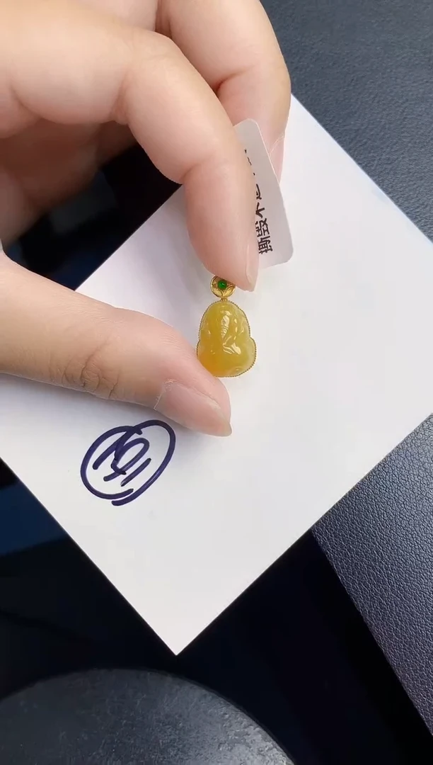 翡翠18K金镶嵌颈饰天然缅甸a货翡翠