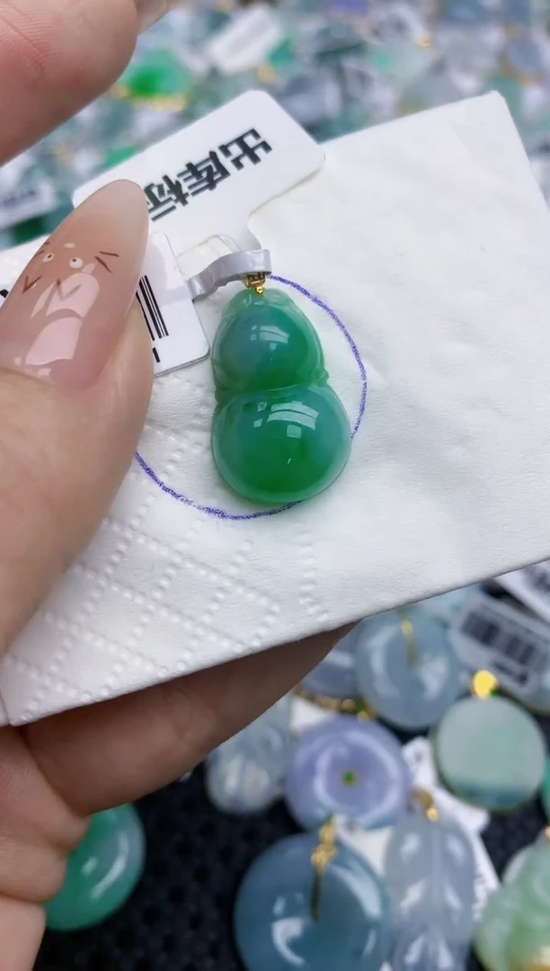 翡翠挂件18K金镶嵌506   天然翡翠A货