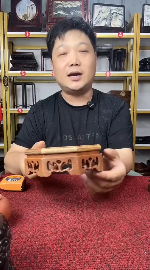 紫檀木类端景台17CM