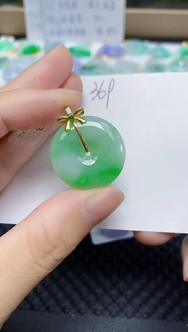 翡翠未镶嵌颈饰天然缅甸翡翠A货
