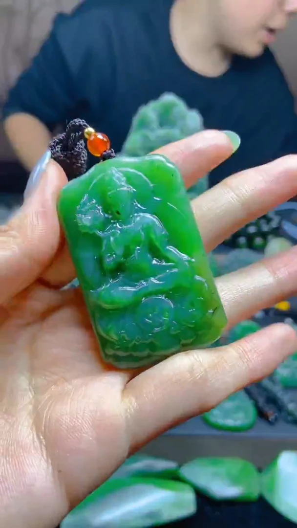 颈饰未镶嵌和田玉1