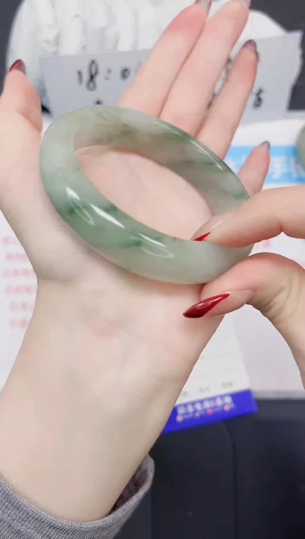 【闪购商品】石英质玉手镯未镶嵌352