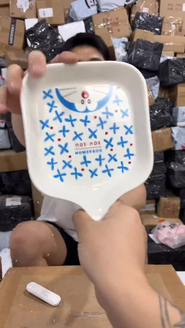 瓷片白色叮当猫烤盘