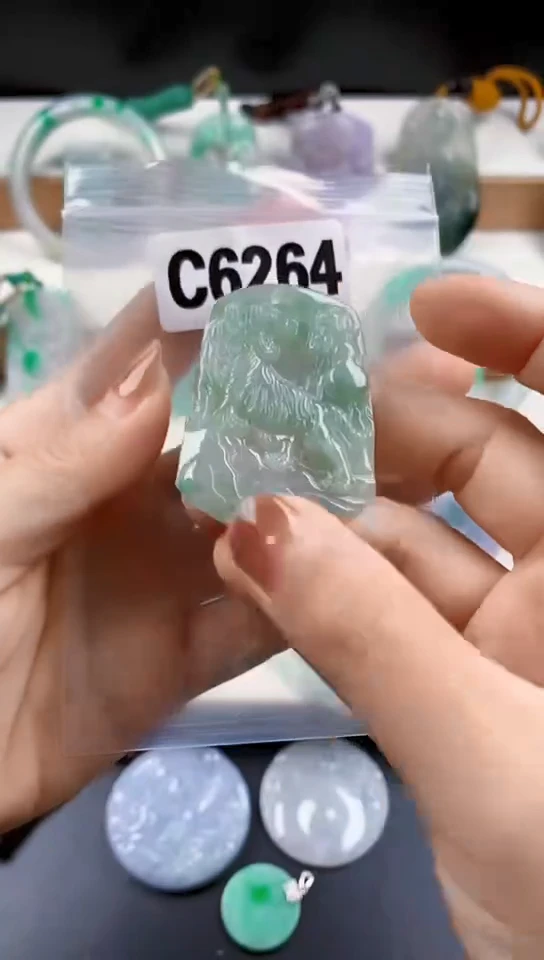 颈饰未镶嵌翡翠天然翡翠吊坠挂件