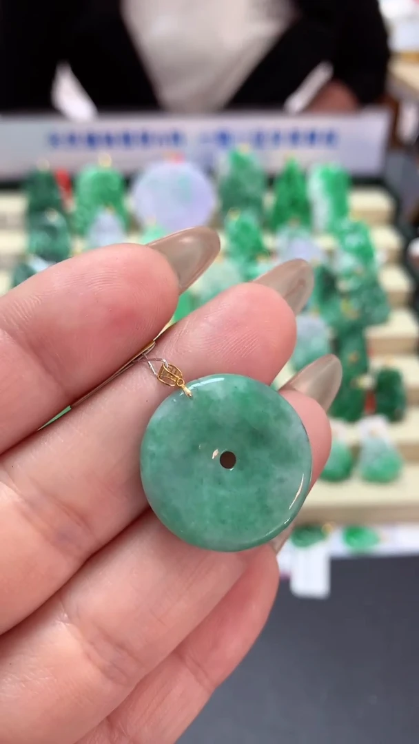 【闪购商品】翡翠吊坠(不含链)18K金镶嵌挂件