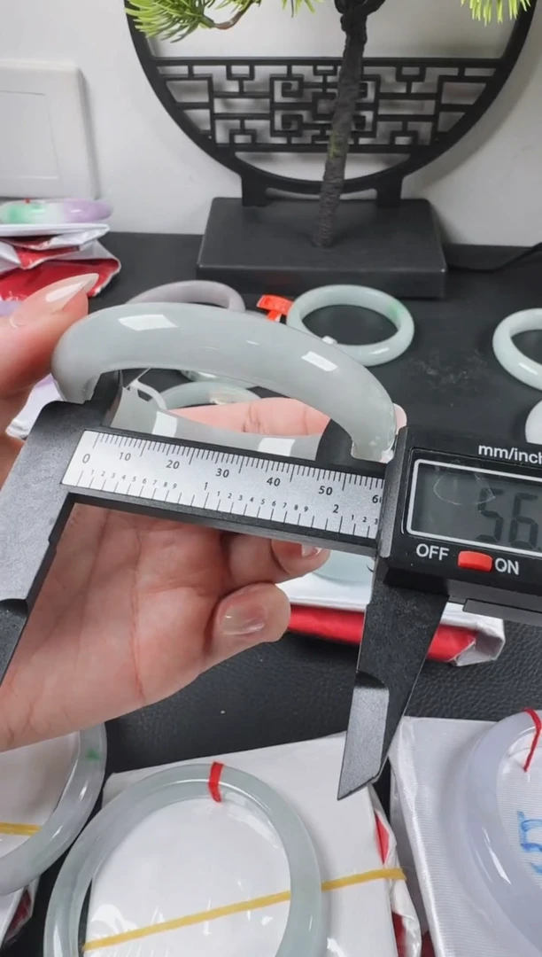 未镶嵌手镯翡翠57