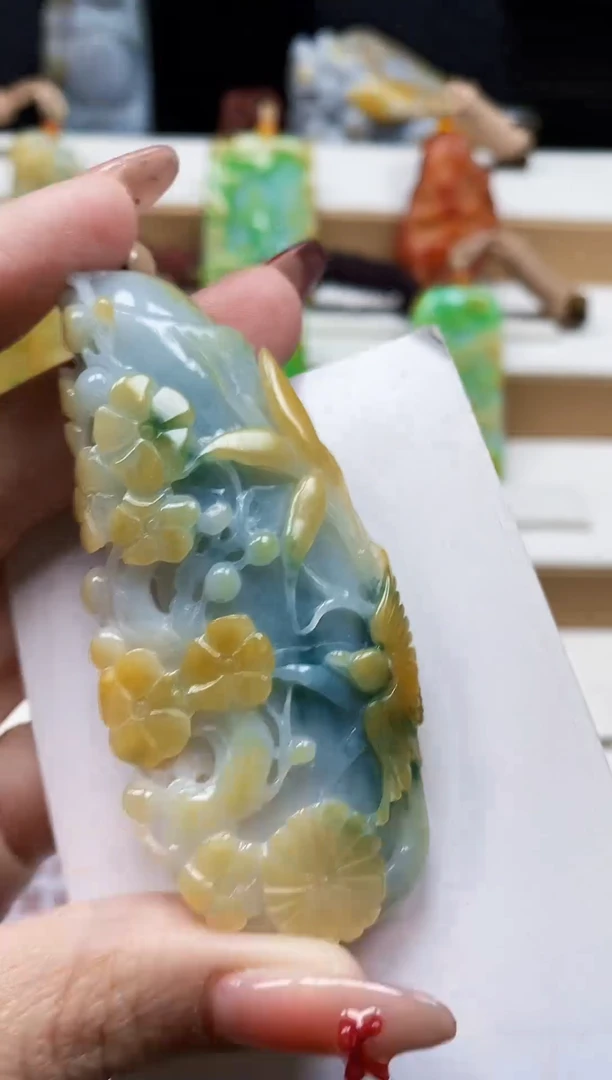 颈饰未镶嵌翡翠翡翠A货
