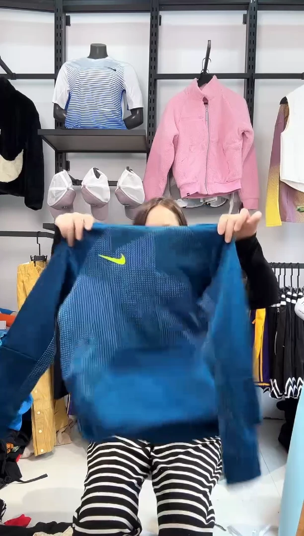 2765 编码  瑕疵直播间过款为准 尺码150