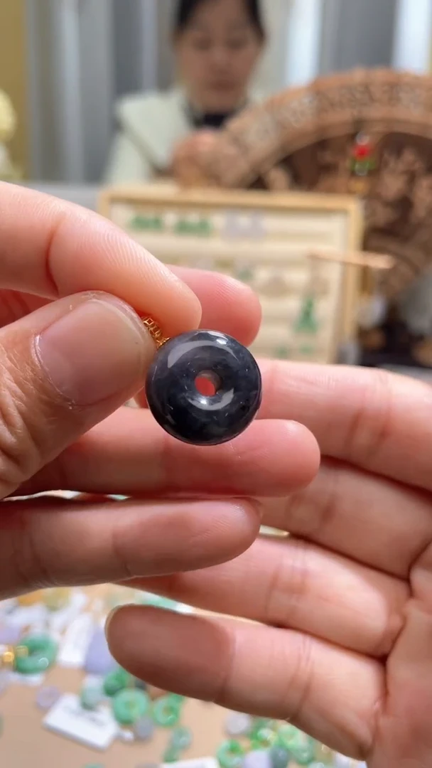 【闪购商品】翡翠颈饰18K金镶嵌甜甜圈