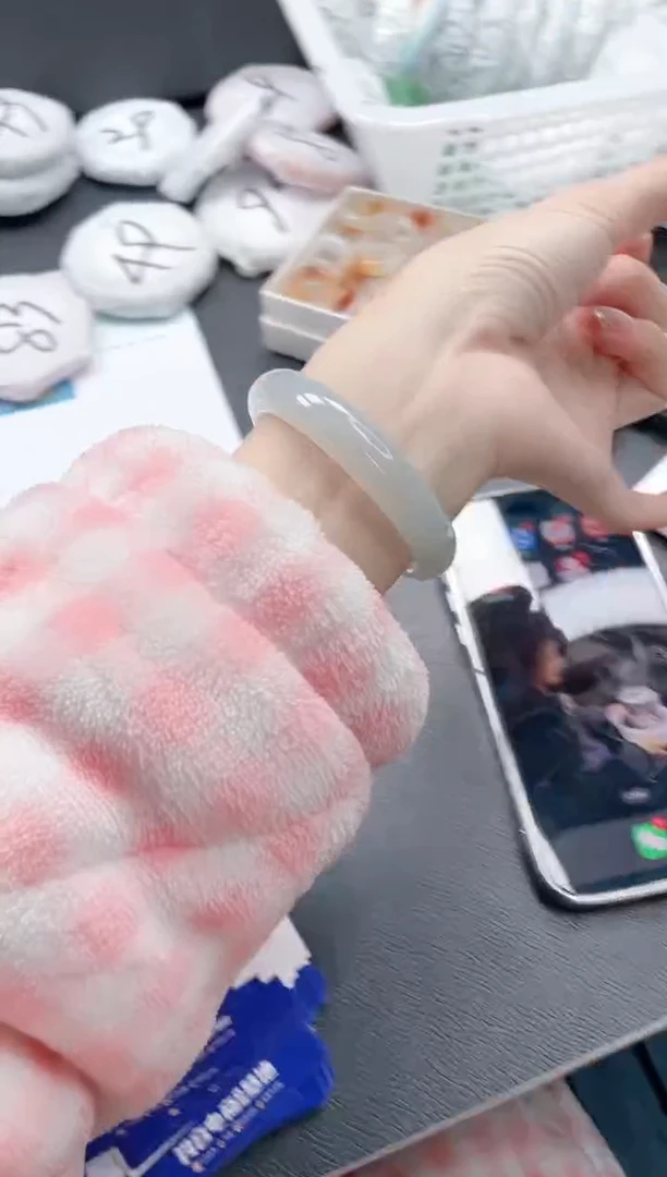 【闪购商品】石英质玉手镯未镶嵌 11J82-55