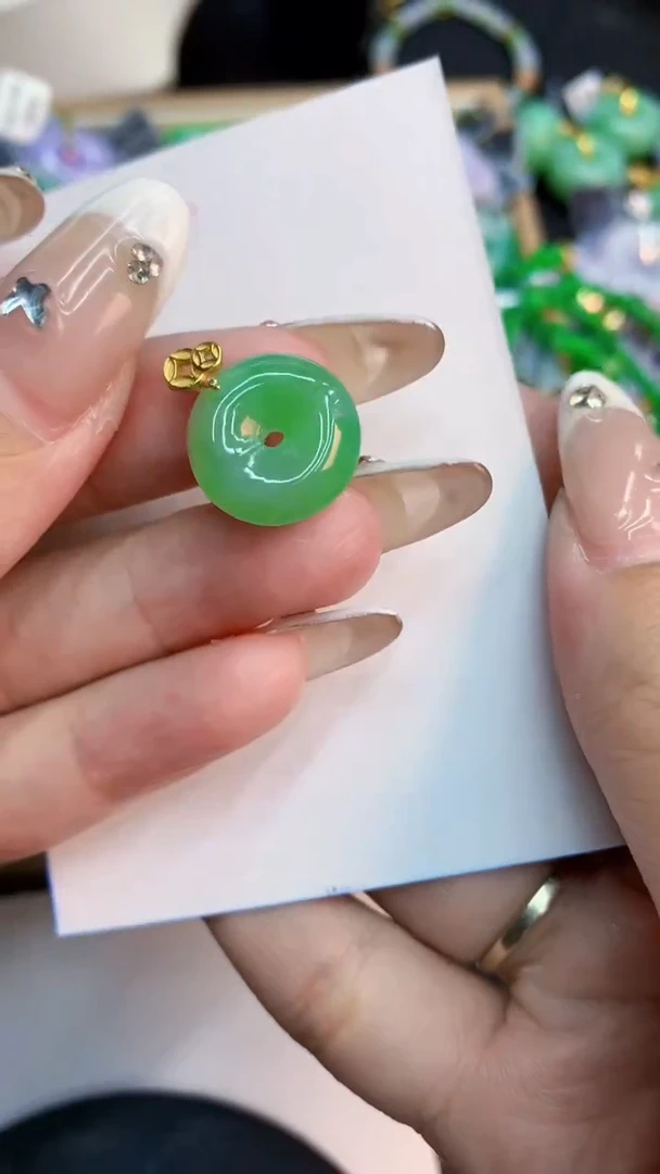 翡翠未镶嵌吊坠(不含链)1