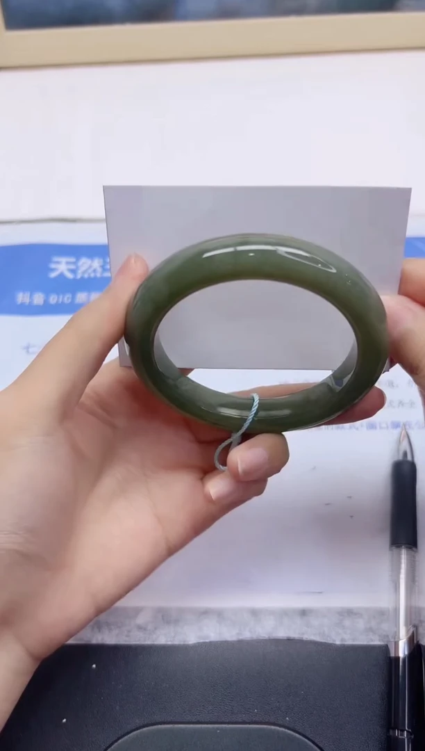 和田玉手镯未镶嵌228-60.1hs