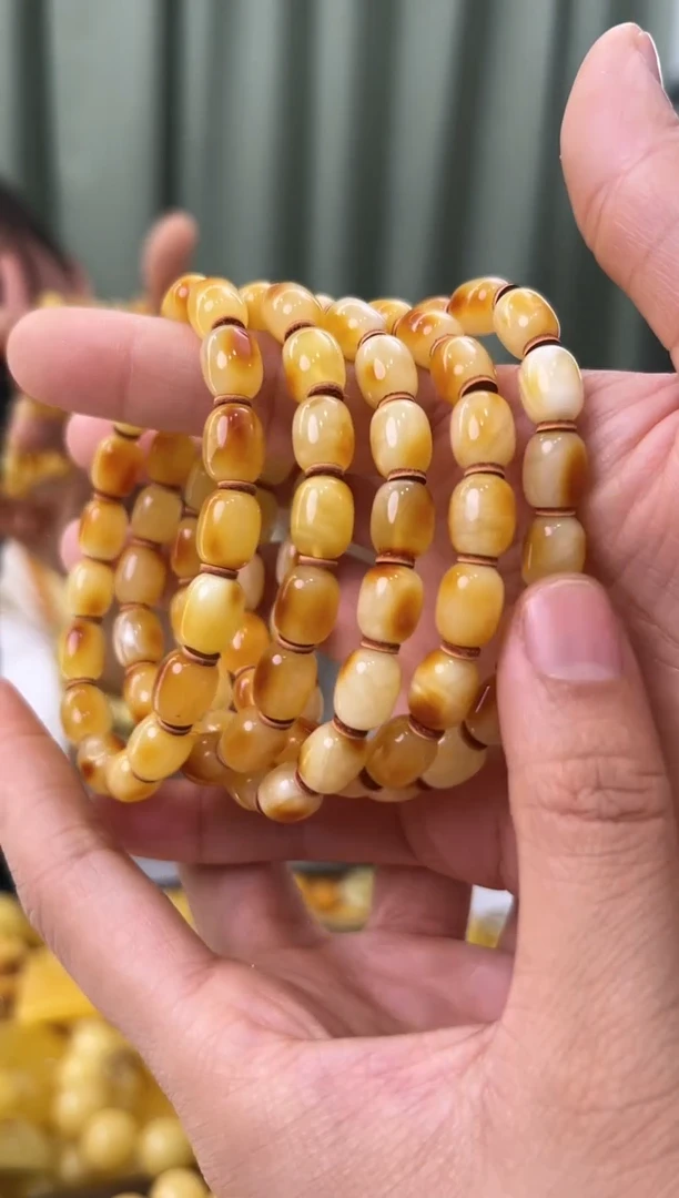 【闪购商品】琥珀手串未镶嵌蜜蜡手串多样性发其中一件