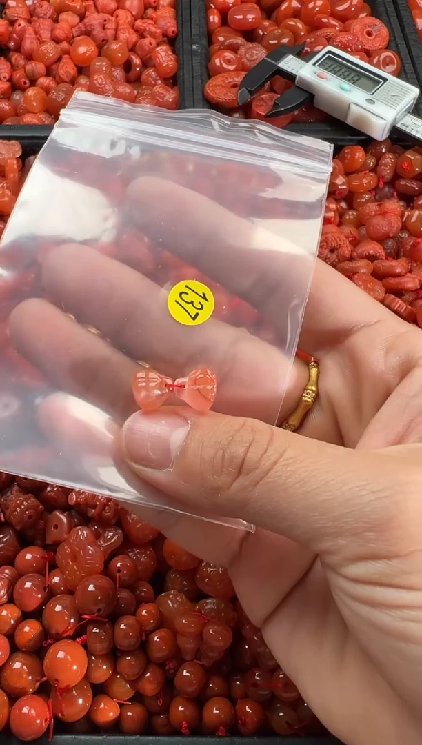 【闪购商品】南红玛瑙颈饰未镶嵌1