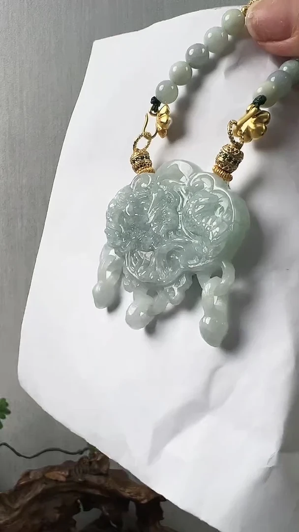 【闪购商品】翡翠颈饰18K金镶嵌龙凤锁牌