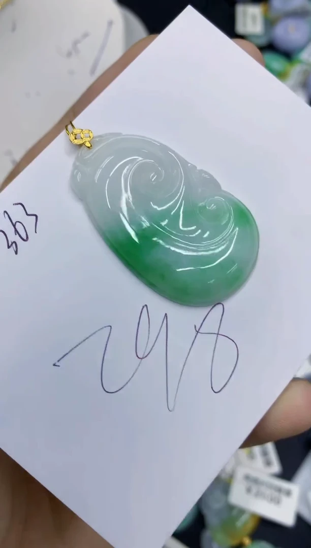 翡翠18K金镶嵌颈饰11111111111