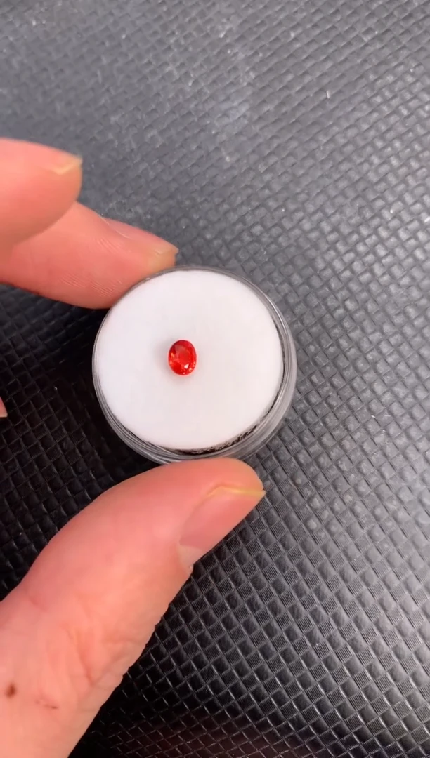 【闪购商品】蓝宝石裸石未镶嵌天然红色蓝宝石